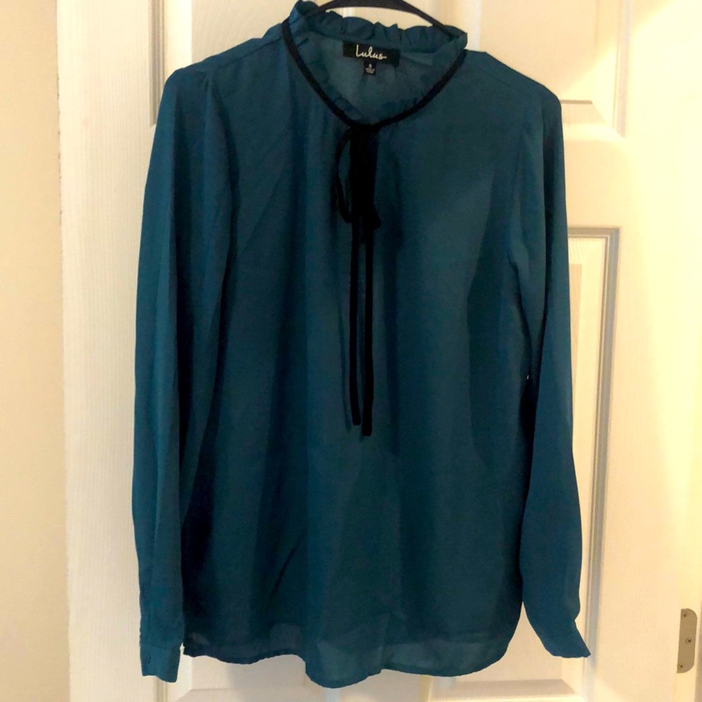 Lulus long sleeved blouse